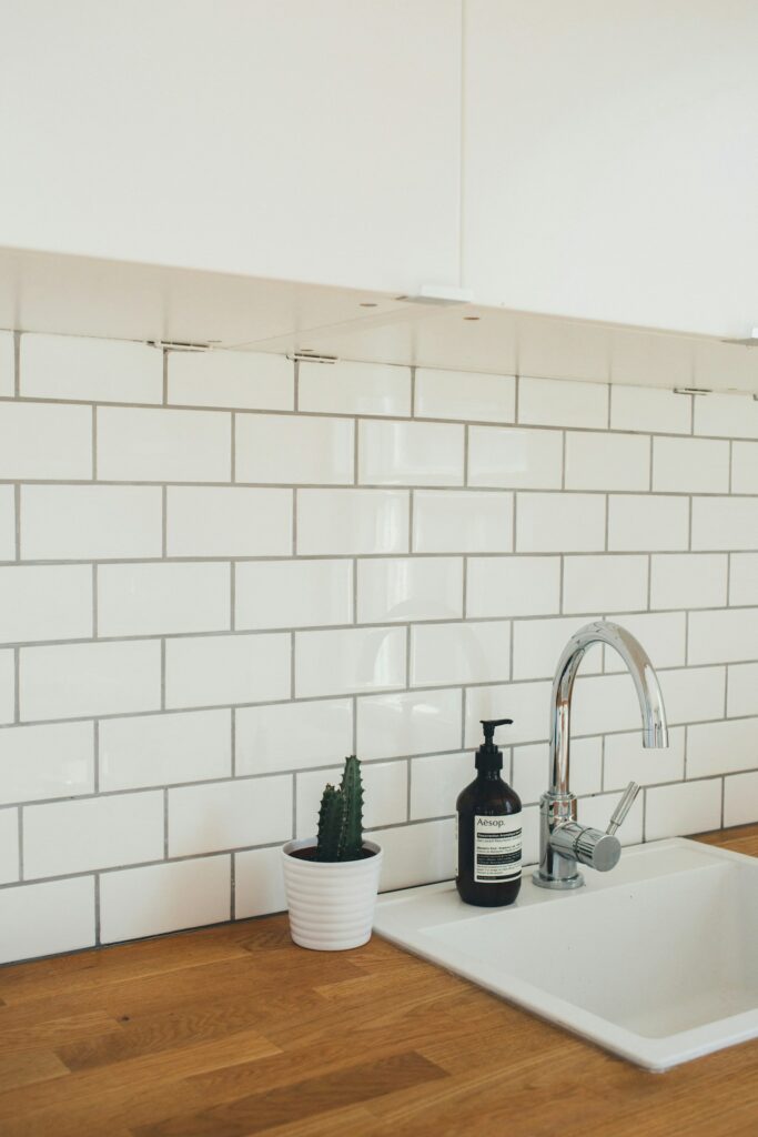modern white subway tile kitchen backsplash